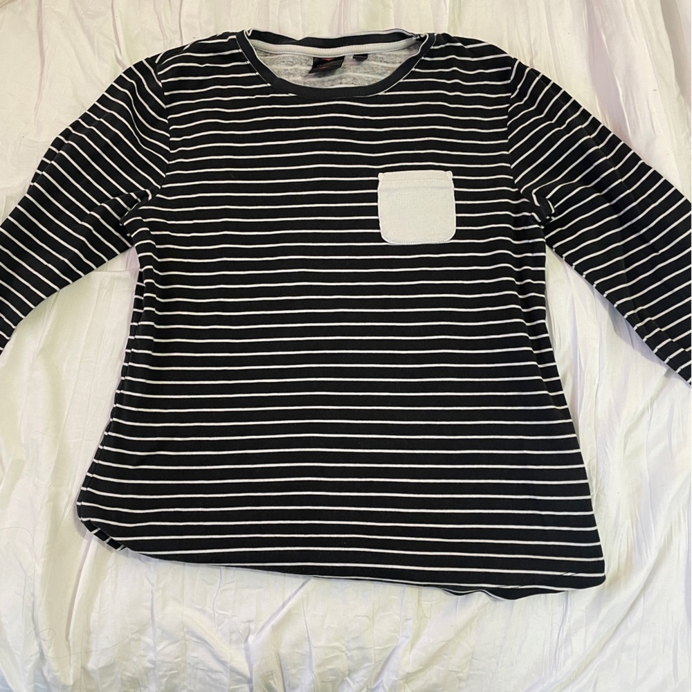 Rafaella black and while long sleeve